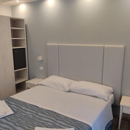 Hotel Caravel Rimini Esterno foto