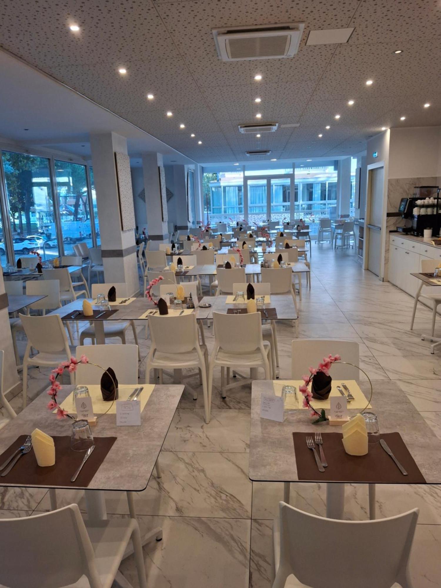 Hotel Caravel Rimini Esterno foto