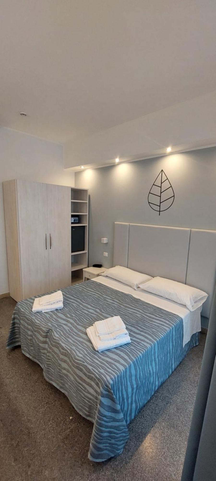 Hotel Caravel Rimini Esterno foto