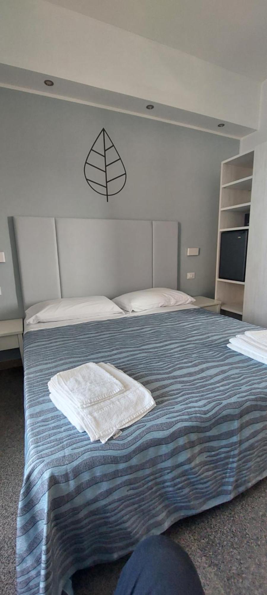 Hotel Caravel Rimini Esterno foto