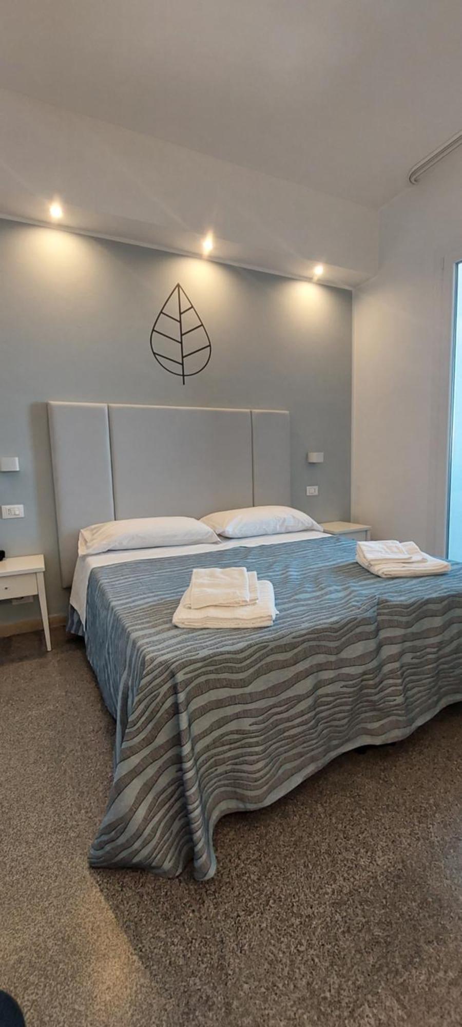 Hotel Caravel Rimini Esterno foto