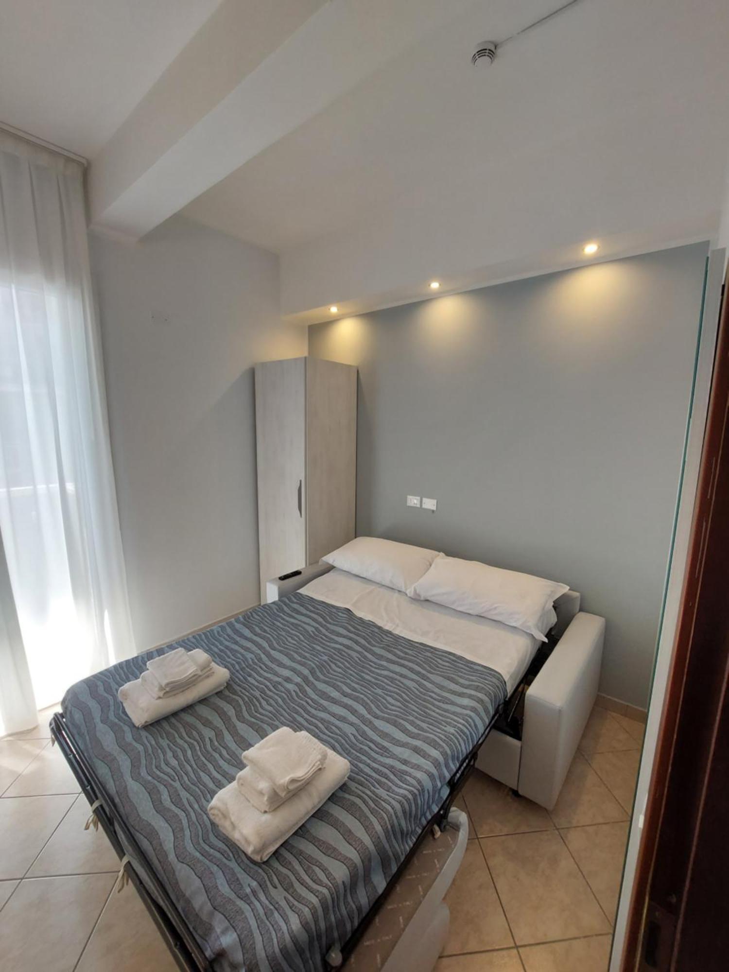 Hotel Caravel Rimini Esterno foto