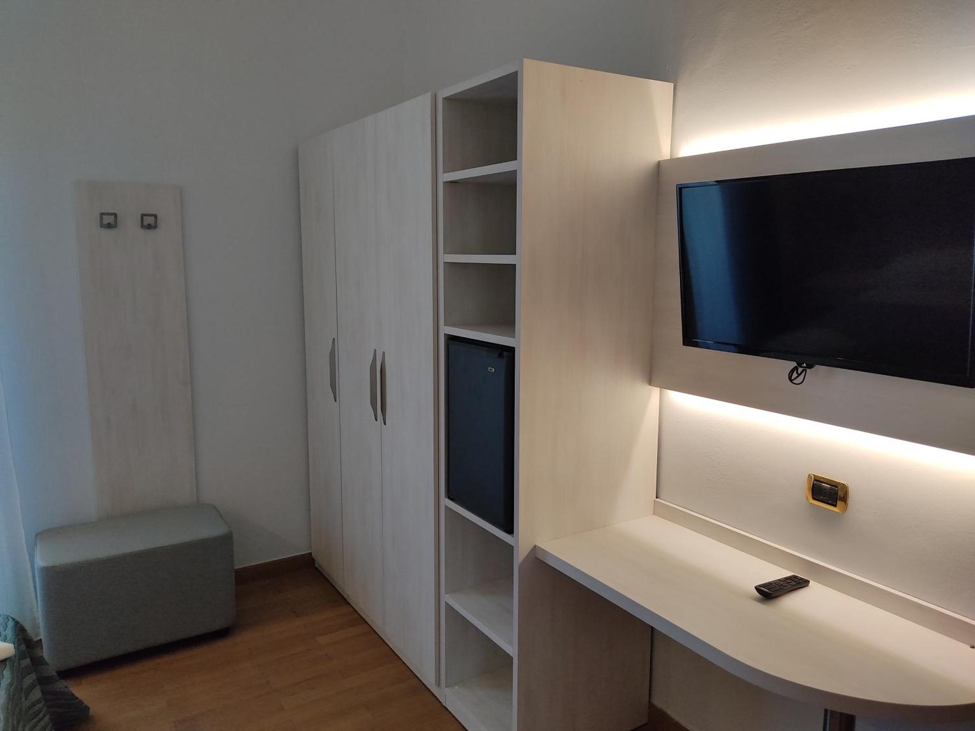 Hotel Caravel Rimini Esterno foto