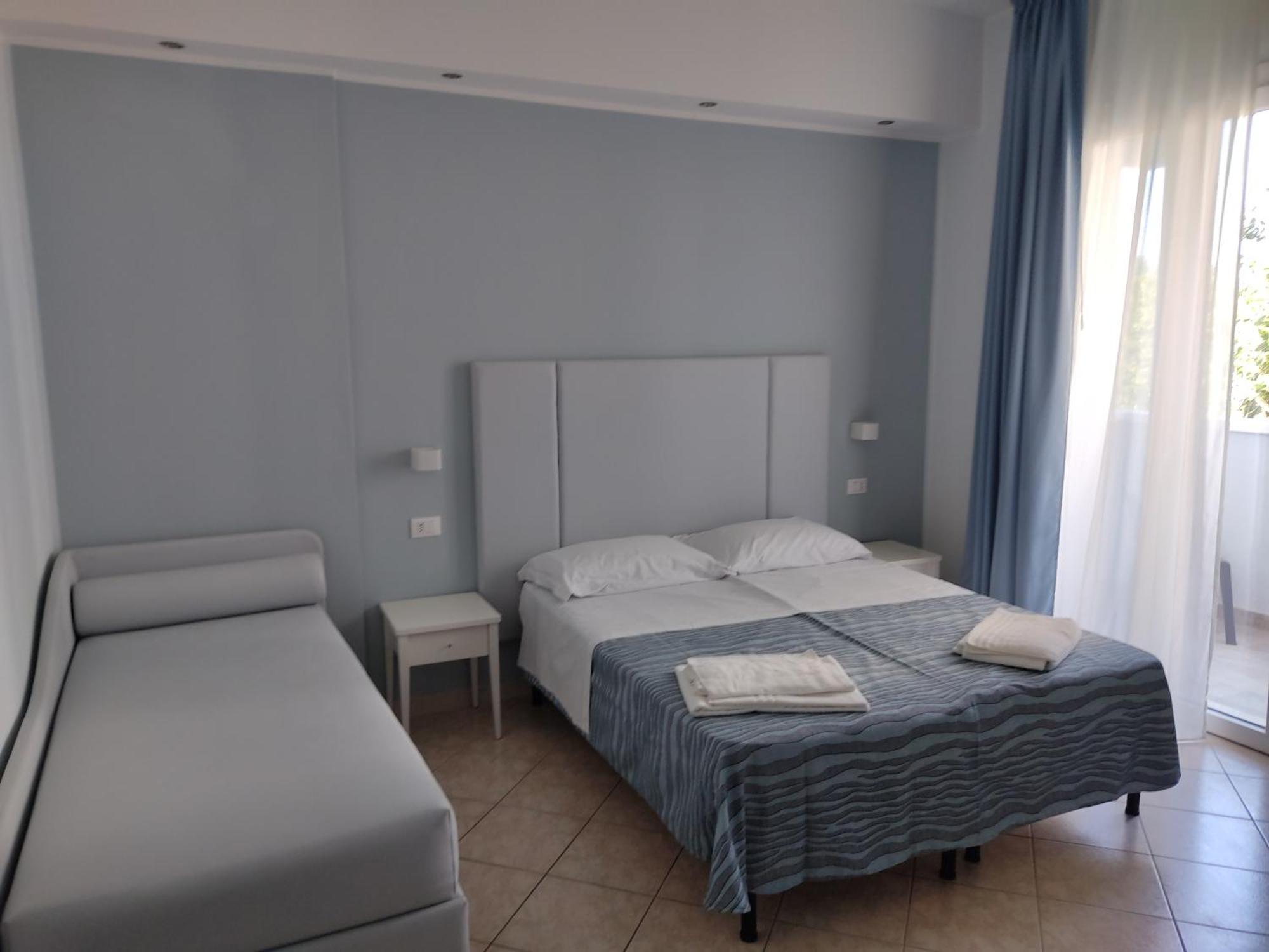 Hotel Caravel Rimini Esterno foto