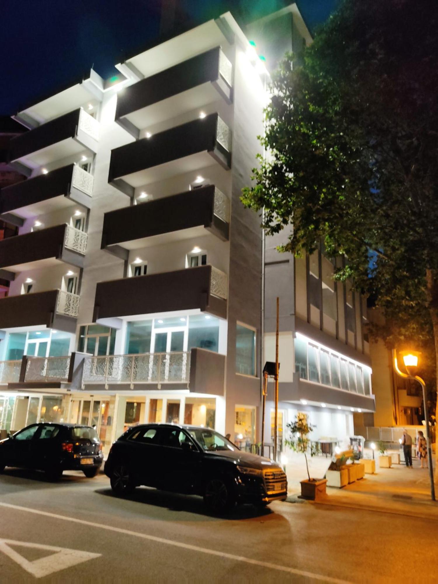 Hotel Caravel Rimini Esterno foto