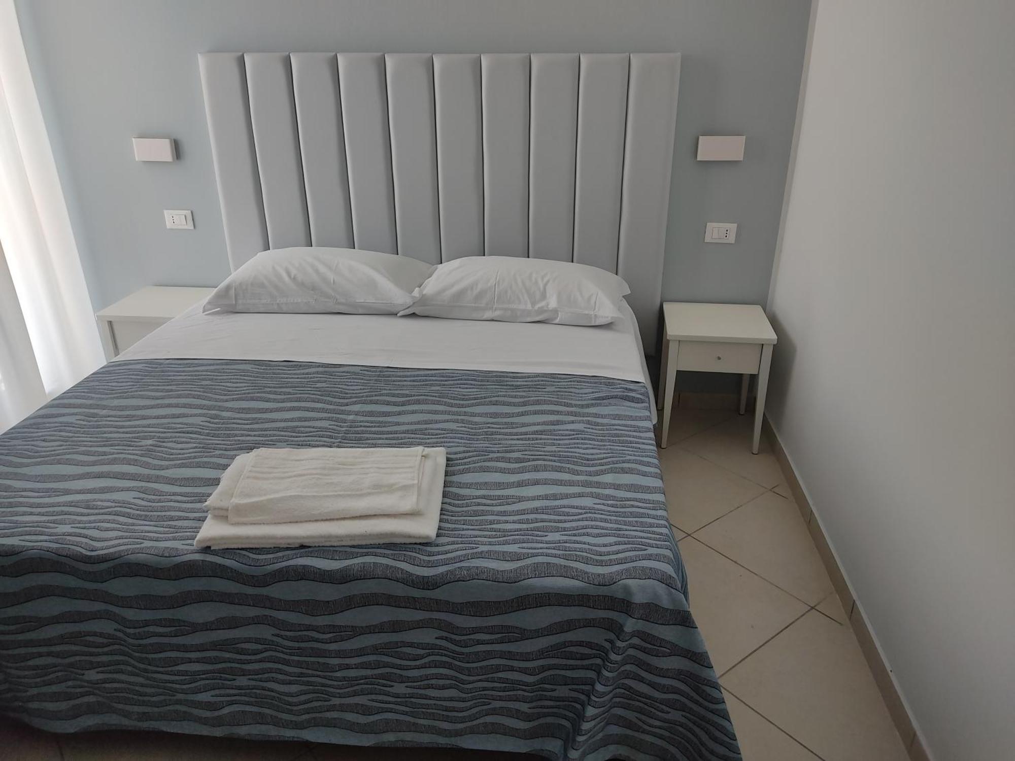 Hotel Caravel Rimini Esterno foto